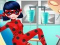 Joc Ambulància de noies puntejades per a superherois  en línia