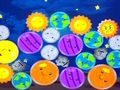 Joc Combina els planetes feliços  en línia