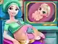 Joc Ice Queen Pregnant Check-Up en línia