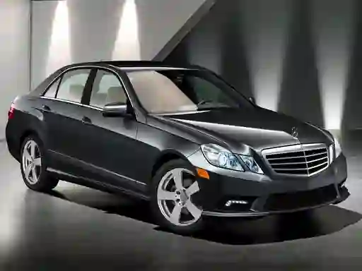 Joc E-Class Sedan Puzz en línia
