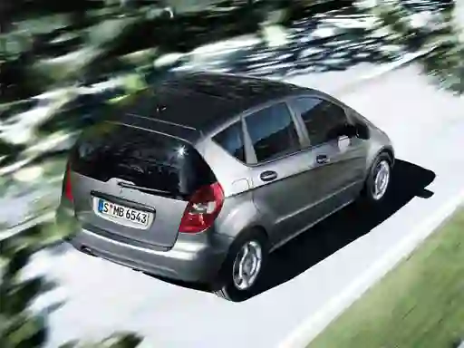 Joc A Class Sedan Puzzle en línia
