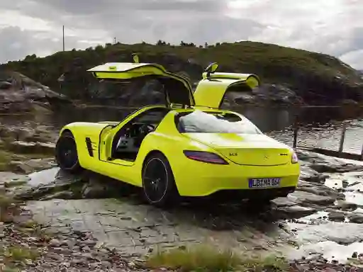 Joc Mercedes-Benz SLS E-Cell Puzzle en línia